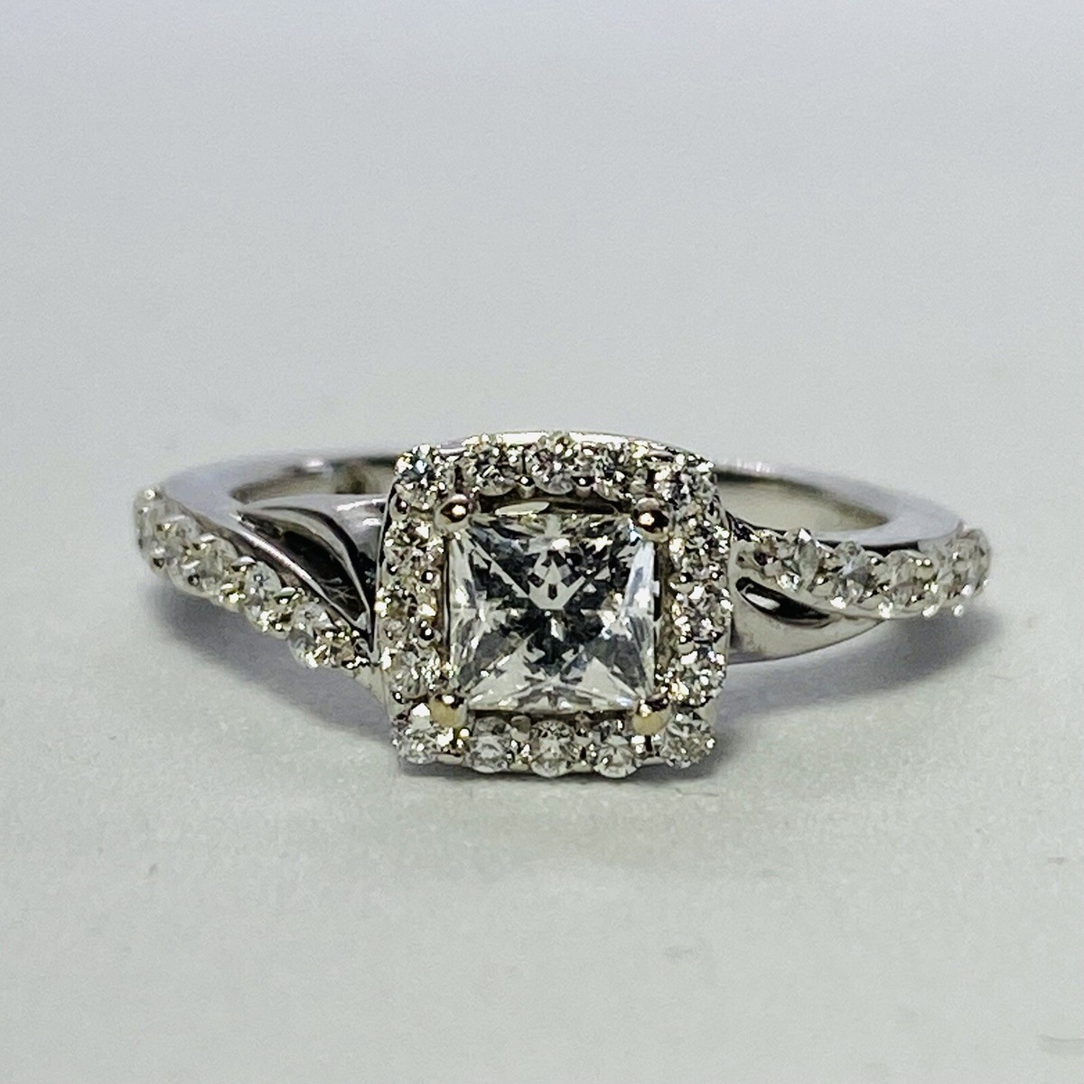 The Leo 14K White Gold 0.98ctw Diamond H VS1 Princess Cut Size