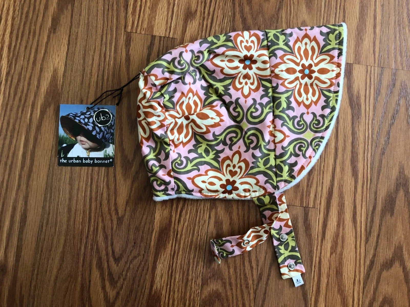 Ub2 The Urban Warm Baby Bonnet Printed Reversible White Medium size 12-24 mo.