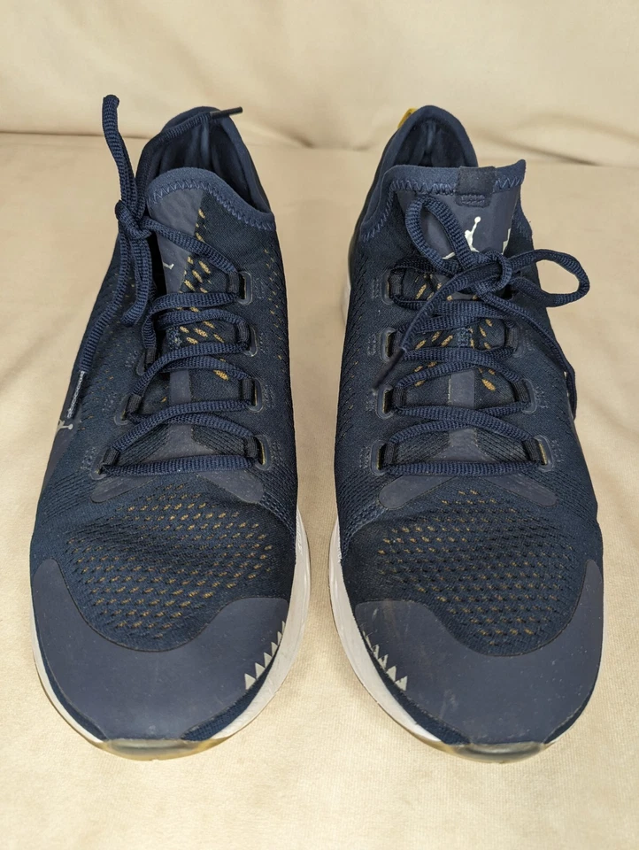 Size 10.5 - Jordan React Havoc Michigan Wolverines - Image 3 of 4