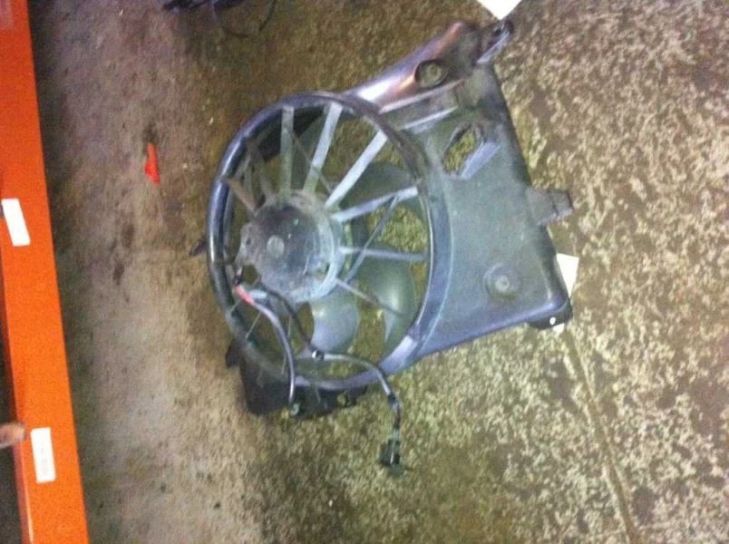 00福特皇冠维多利亚散热器风扇电机风扇组件带电阻器 — 第 4/4 张图片