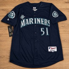 Ichiro Suzuki Autographs in 2015 Topps Allen & Ginter Baseball 11