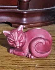 Rare Vintage Homer Laughlin Harlequin Maroon Cat Figurine 1939-1940