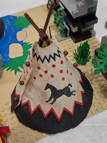 LEGO Western Indians: Boulder Cliff Canyon (6748) + Chief's Tepee (6746)  READ