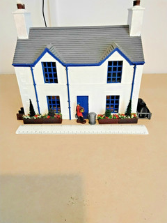 1/32 scale 3d printed model farmhouse painted.