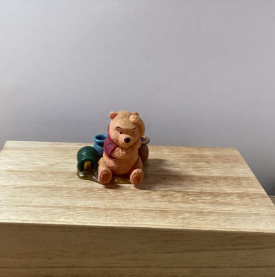 Disney Store Simply Pooh Sammelfigur ''Even Thinking Makes Me Hungry''