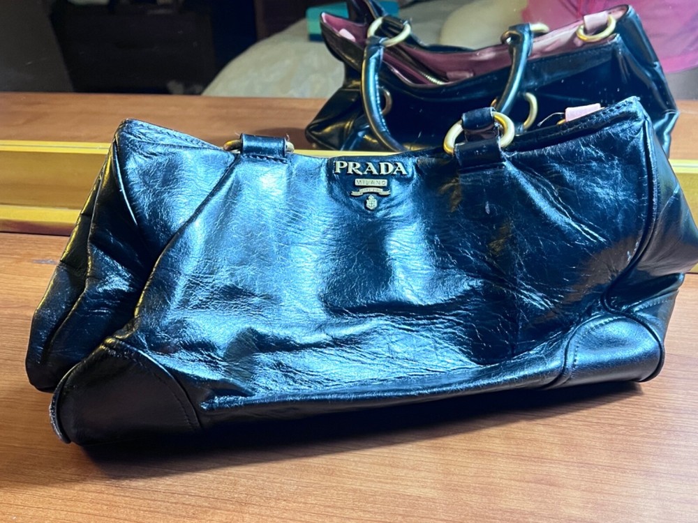 prada black leather handbag shoulder