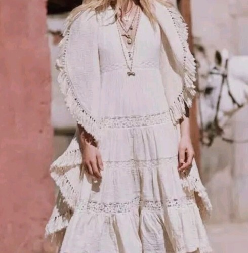 SPELL & THE GYPSY COLLECTIVE White River Poncho Cream Alabaster Size S M BNWT - Picture 3 of 4
