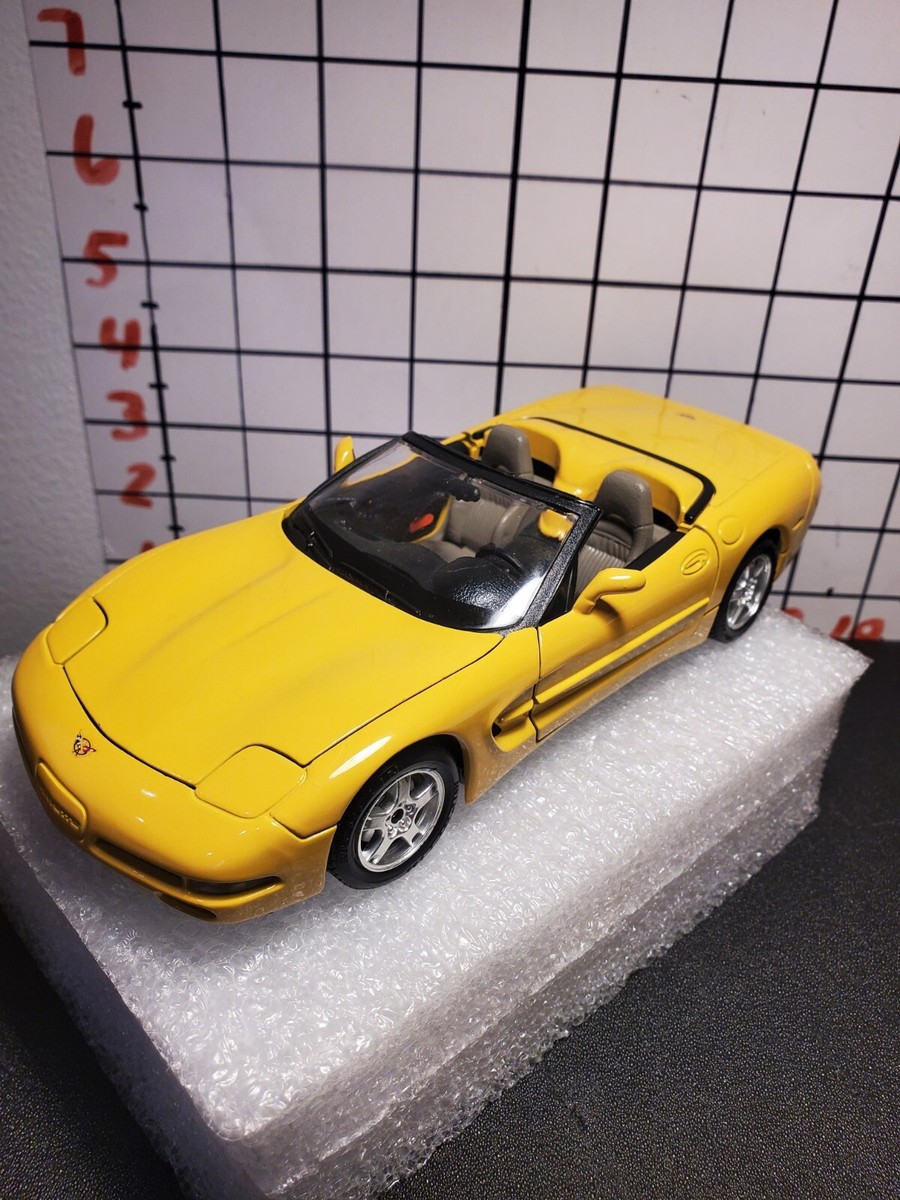 CHEVROLET　イタリア製　シボレー　コルベット1/24 スケール　1997 CHEVROLET イタリア製 シボレー コルベット1/24 スケール 1997