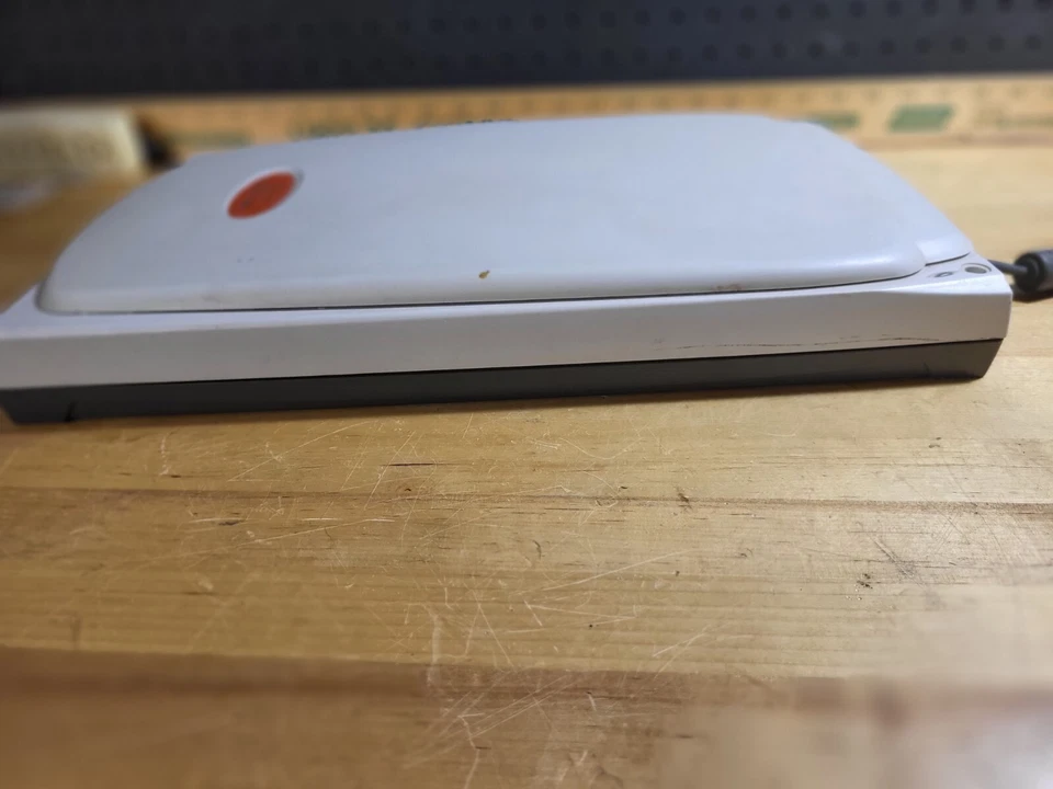 Mustek Plug-n-Scan 1200 UB Flatbed Scanner - USB Powered Scan w/Installation CD - Image 4 of 4