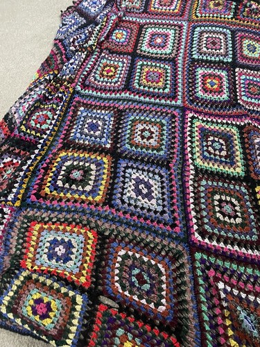 Huge 70s Handmade multicoloured Crochet Granny Square Blanket/Throw 240x280cm - Picture 10 of 10