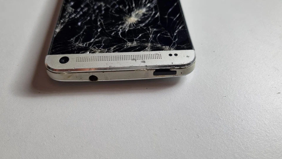 HTC  One M7 - Silber (T-Mobile) Smartphone - Bild 3 von 3