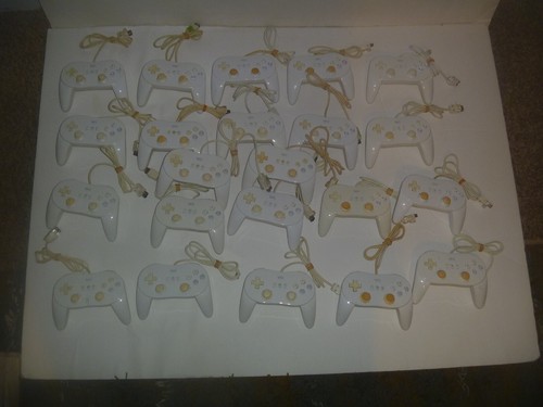 Offizieller Nintendo Wii Classic Controller Pro Lot (2) RVL-005 kosmetisch defekt