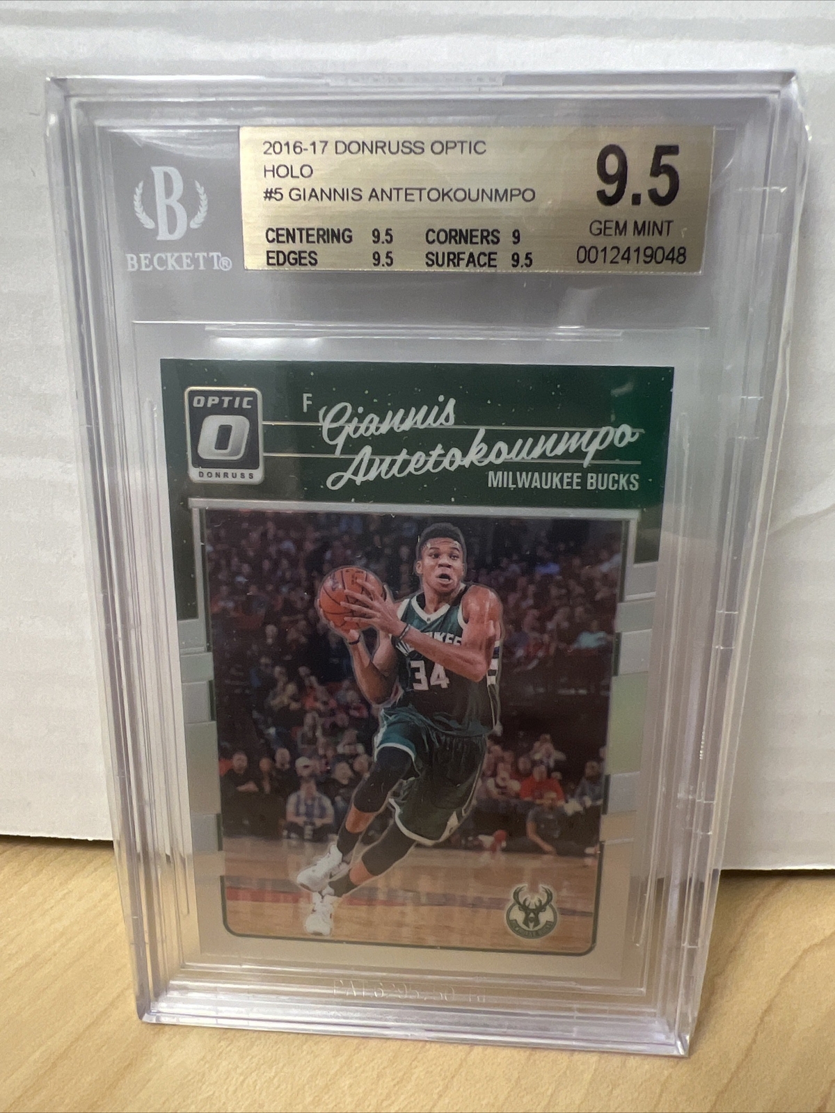 Giannis Antetokounmpo 2016-17 Panini Donruss Optic Holo Prizm #5 Bucks BGS 9.5