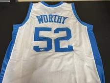 James Worthy North Carolina Tar Heels Auto Signed Jersey Beckett Hologram