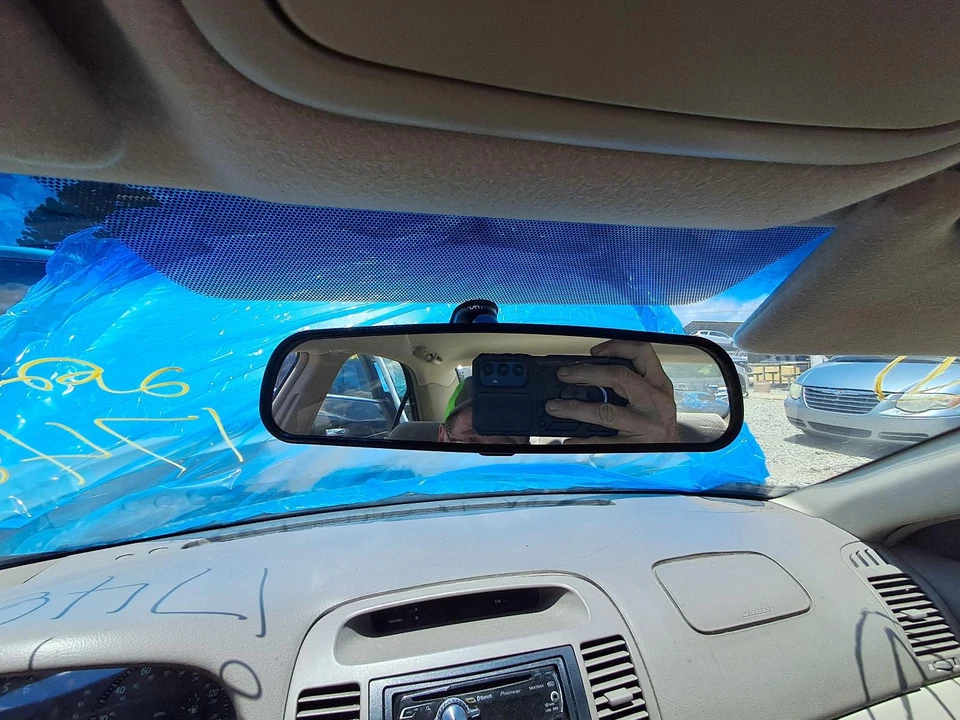 Used Front Right Door Assembly Front fits: 2002 Toyota Camry electric windows R. Foto 3 de 4