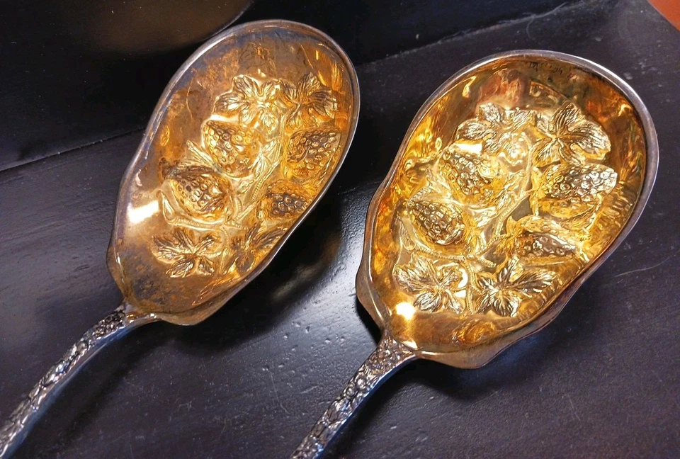 2 DE COLECCIÓN GODINGER OLD BOUQUET CUENCO DORADO CAZUELA PLATEADA CUCHARAS PARA SERVIR BAYAS Foto 2 de 4