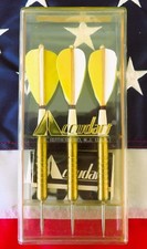 Vintage NOS Accudart 23 Gram 602-23 Dart Set Yellow  White Feather Flights NEW