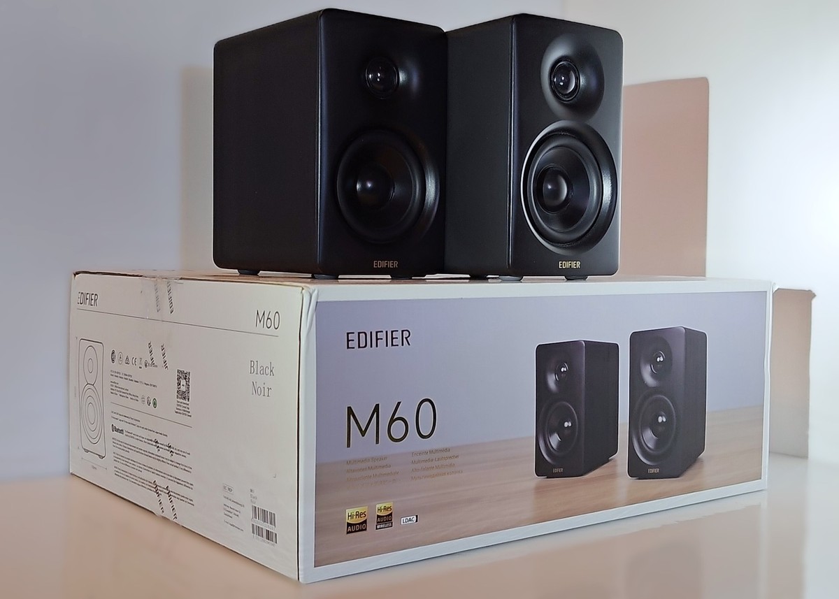 Edifier M60 Active Powered Bookshelf Speakers USB-C/AUX Hi-Res