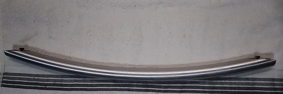 Manija de puerta para lavavajillas Samsung N.º de parte: AED74713001 Foto 4 de 4