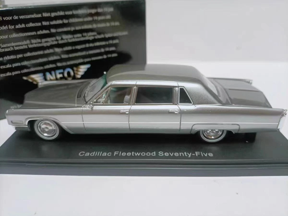 Neo Resin 1/43 Cadillac Fleetwood 75 Limousine 1966 Silver