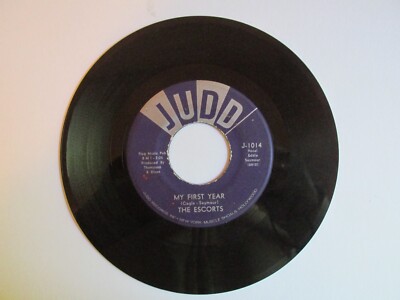Vintage Vinyl 45   The Escorts on Judd My First Year - Clap Happy