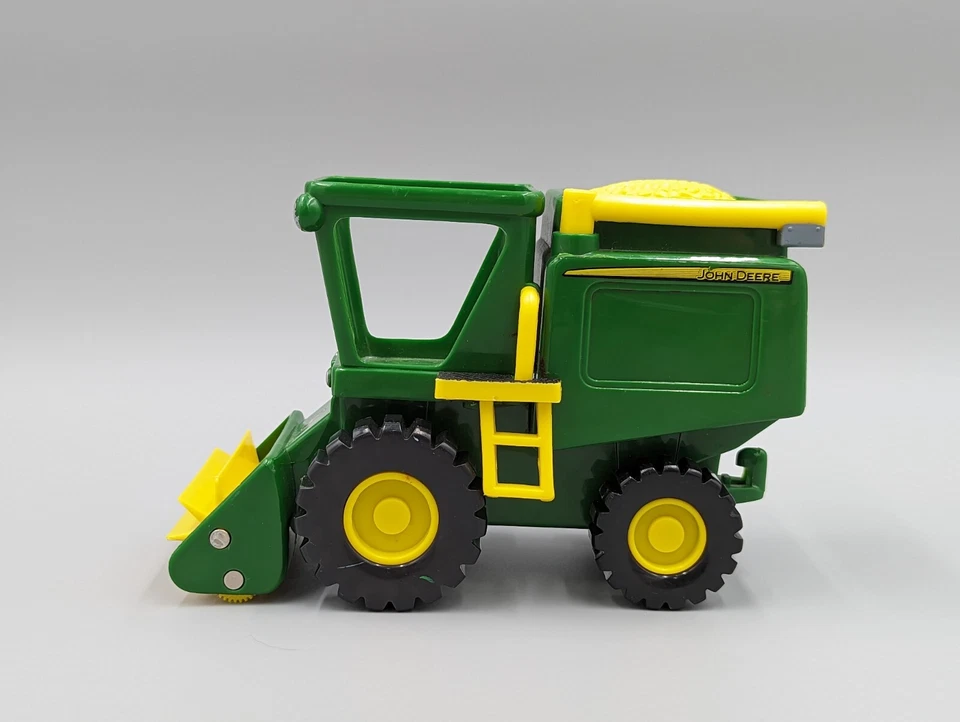 Tomy John Deere Fun on the Farm Combine Harvester with Moving Parts - Image 2 of 4