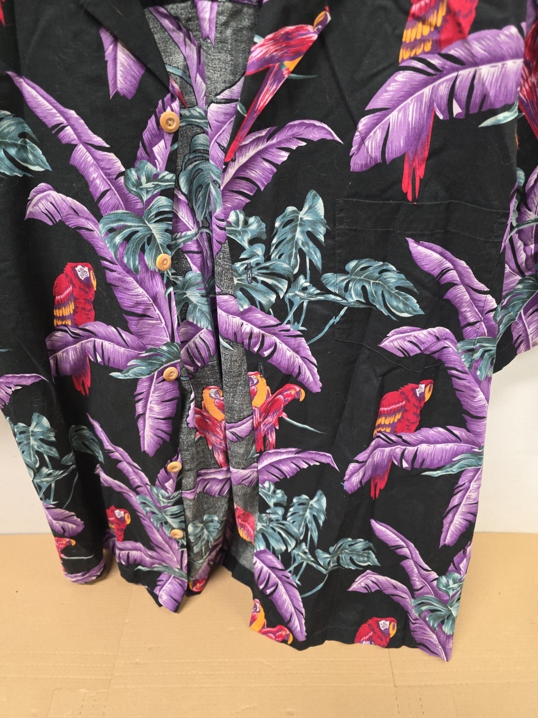 Paradise Found Men's L Hawaiian Shirt Short Sleeve Button Up Shirt