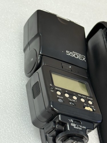 Canon Speedlite 550EX Shoe Mount Flash - Picture 3 of 6