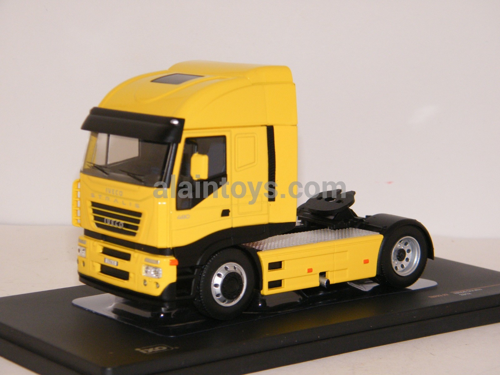 IVECO STRALIS 2012 JAUNE IXO 1/43 Ref TR223