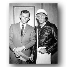 Tom Smothers, Dick Smothers Photo 8x10 1965 Smothers Brothers TV Show Portrait
