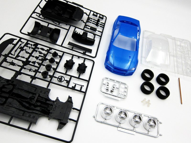 Fujimi 1/24 Model Car Kit Initial D Nissan Skyline GT-R R34 BNR34