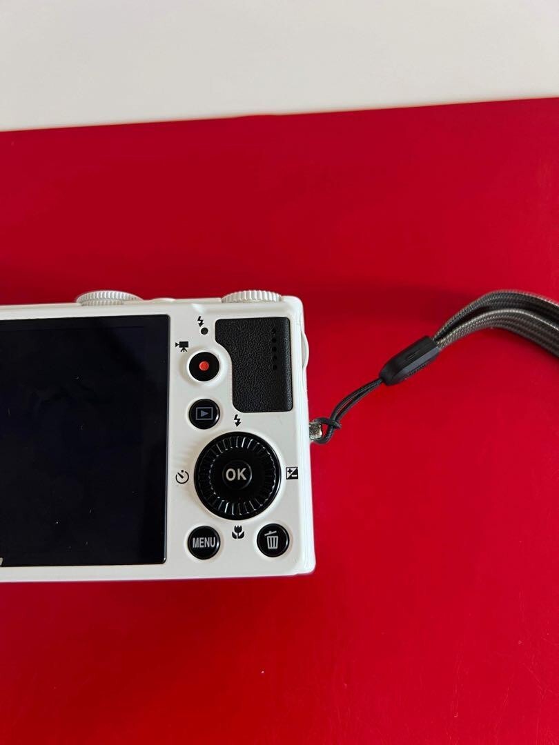 Nikon COOLPIX P310 Digital Camera - White Tested From Japan Nikon COOLPIX P310 Digital Camera - White Tested From Japan