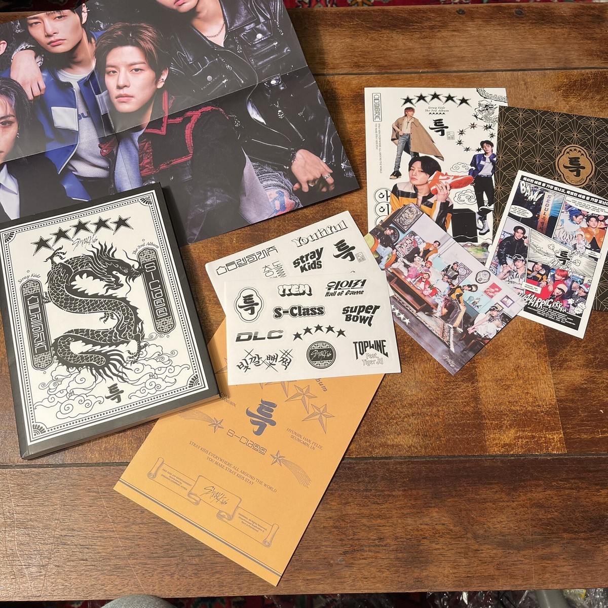 Stray Kids: The 3rd Album Dragon Version C Includes