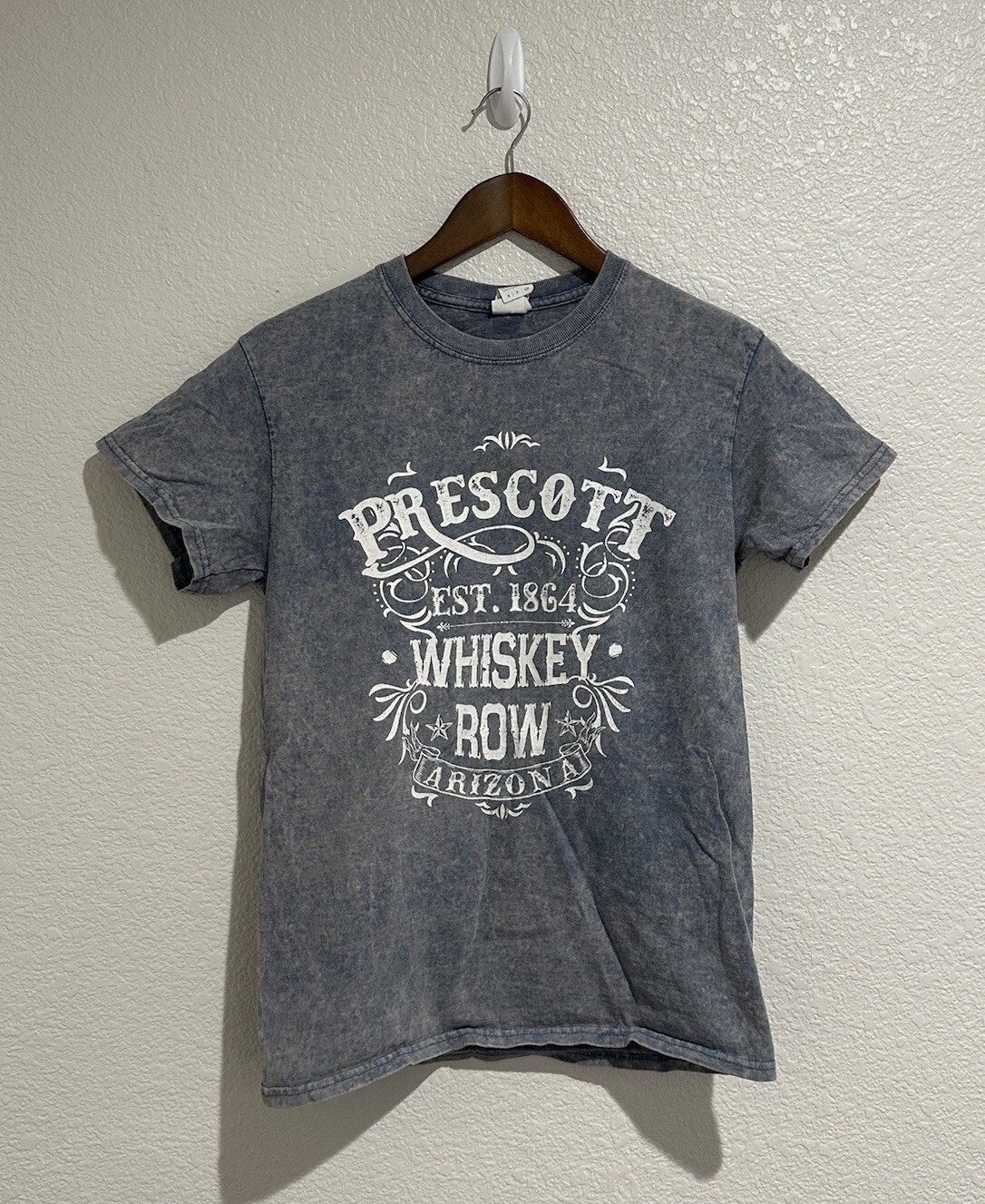 Maglietta blu con grafica Prescott Arizona whisky fila taglia small blu da donna