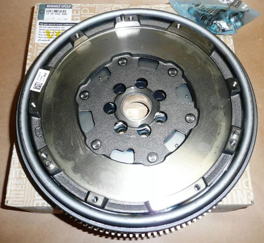 Volant moteur bi-masse 123003948R idéal pour rénover l'embrayage de Megane III et Clio