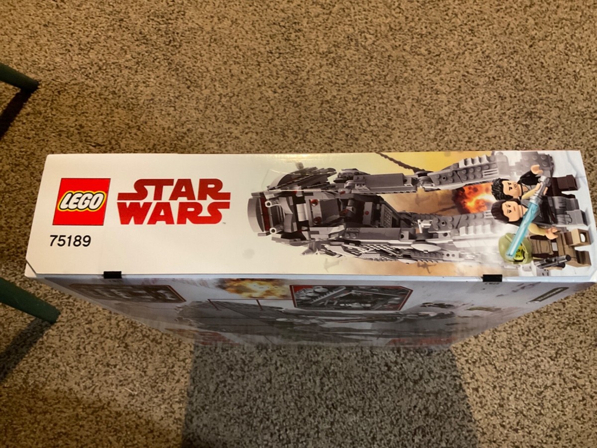 New in Box Lego Star Wars. 75189. First Order Heavy Assault Walker