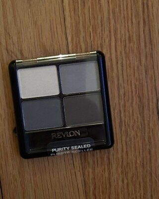 REVLON Wet / Dry Eyeshadow Eye Shadow Quad SILVER LINING 750 New RARE Sealed