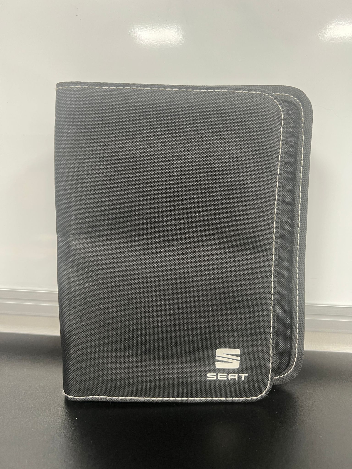 SEAT ARONA OWNERS PACK / HANDBOOK / MANUAL WITH WALLET. 20172022 (2019