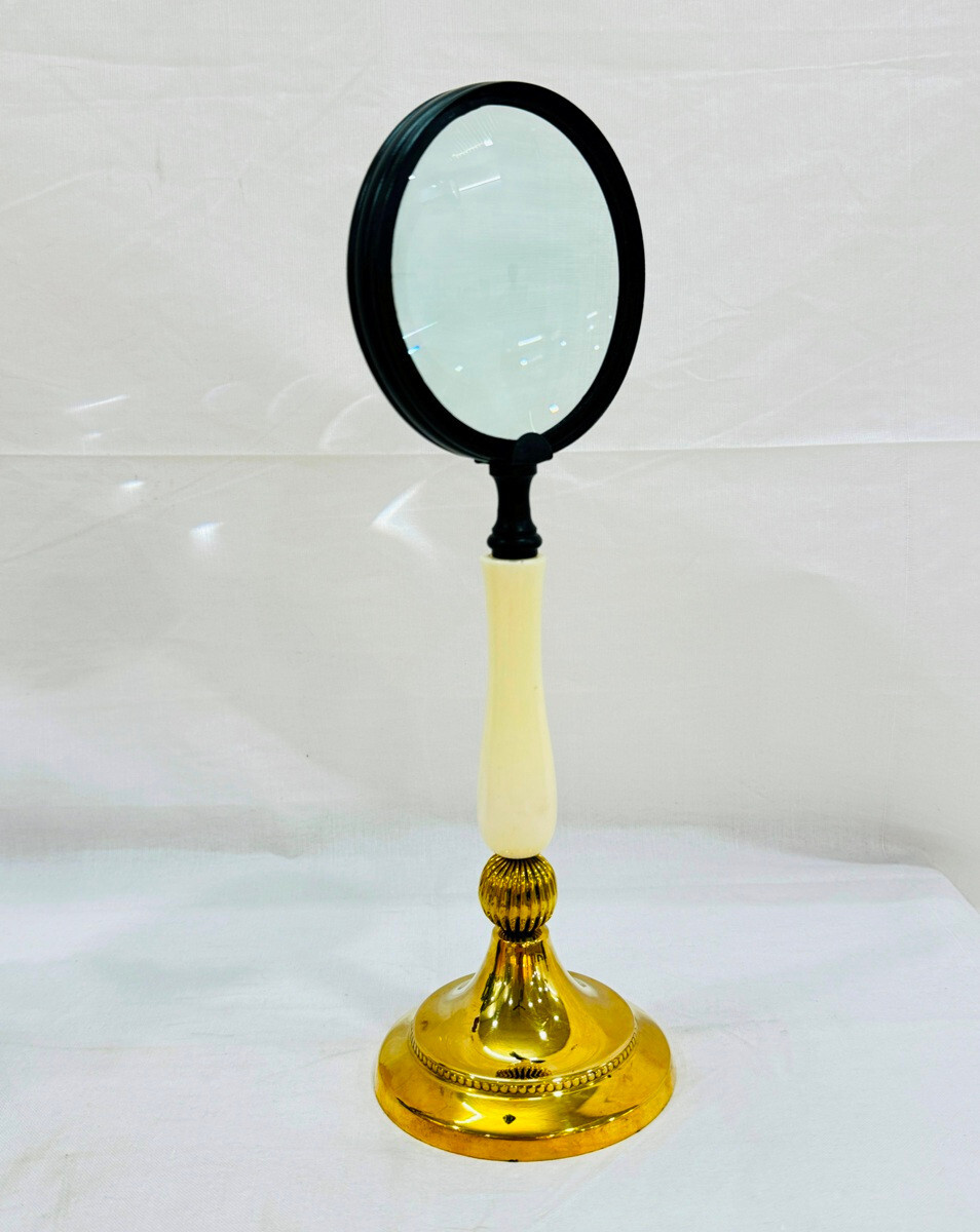 Old Man Magnifying Glass Hand Held Magnifier Magnifiers for Reading Handheld