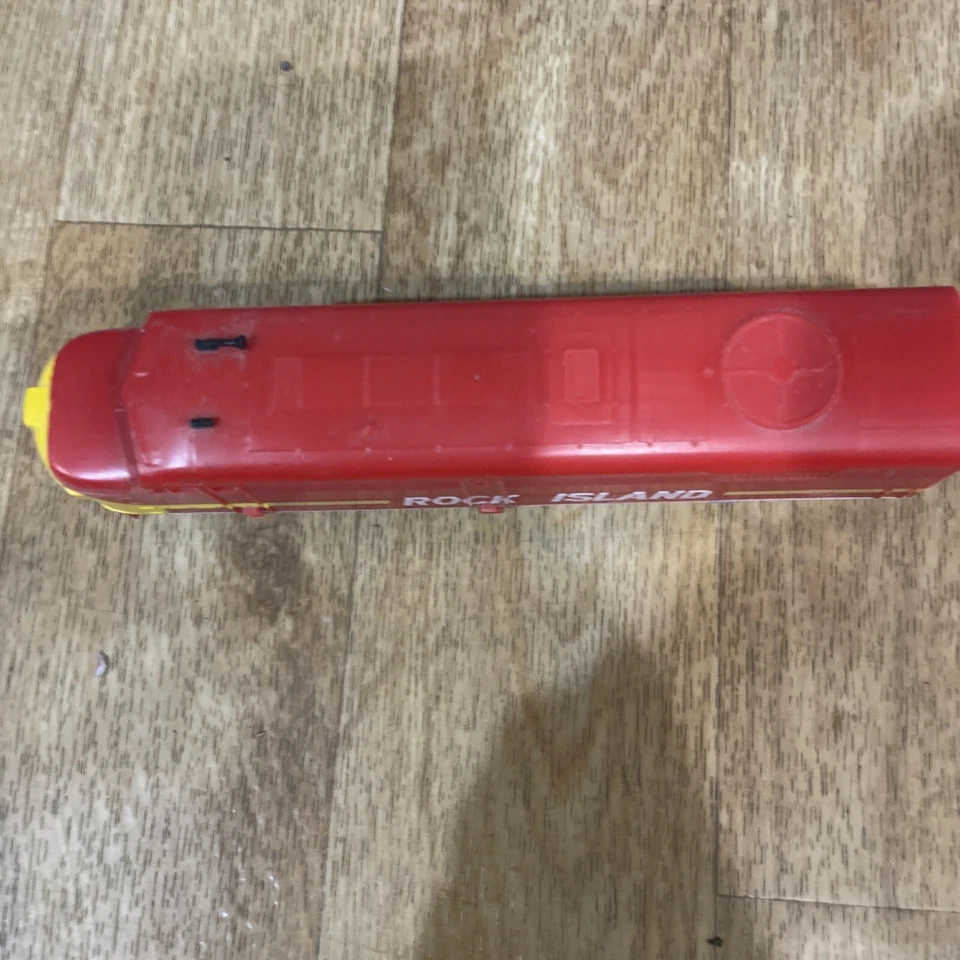 Vintage Ho Locomotive Rock Island Made In Slovenia  - Image 2 of 4