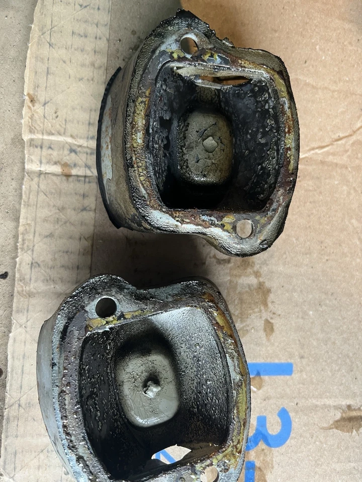 Par de soportes de motor originales Mercedes Benz SL SLC R107 C107 1971-1985 Foto 4 de 4