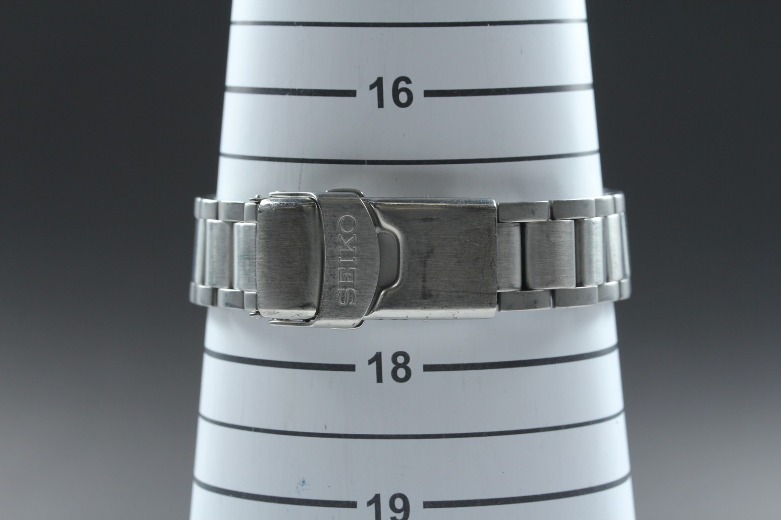 Near MINT] SEIKO SPIRIT 7N42-8260 Luminous Date Mili… - Gem