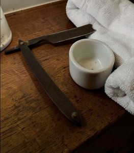 Straight Razor Joseph Elliot and leather strap