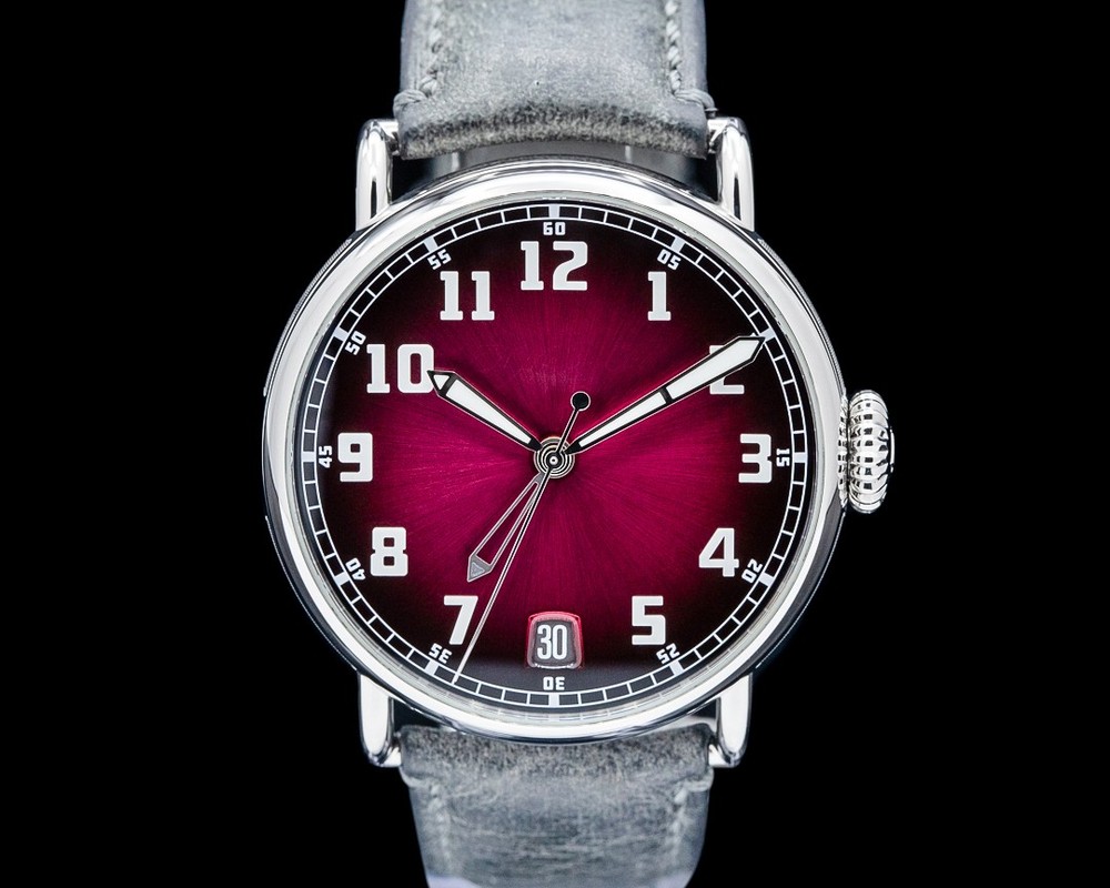 H. Moser & Cie. Heritage 8809-1200 42 mm Red Dial
