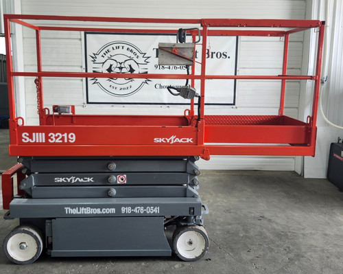 2019 Skyjack SJIII 3219 19' Electric Scissor Lift #2720 Aerial Lift Genie JLG