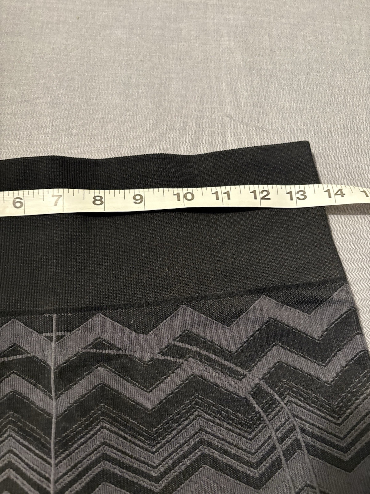 Lululemon Reversible Chevron Pattern Leggings Bla… - image 4