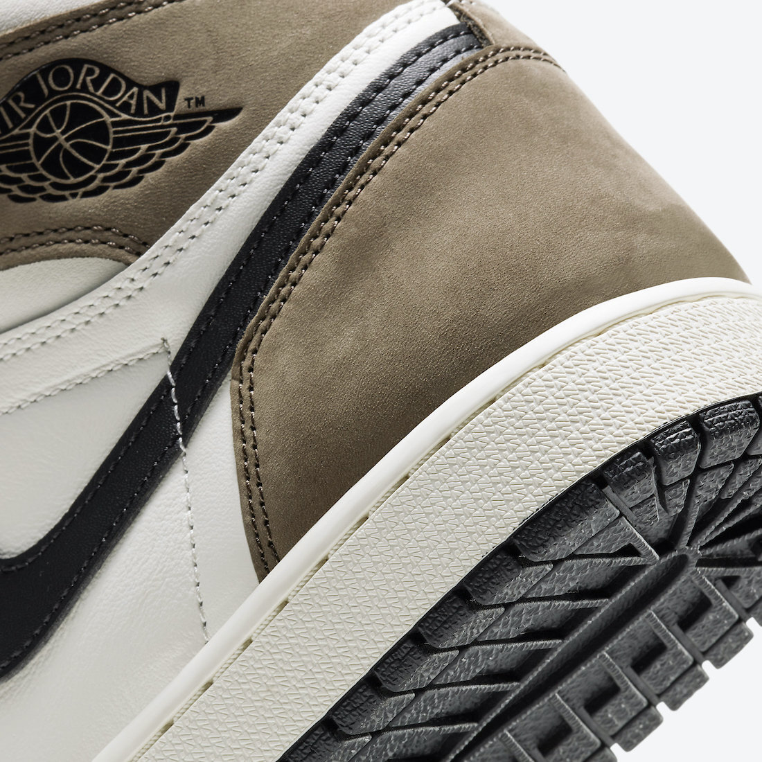 Nike Air Jordan Retro 1 High OG DARK MOCHA Black Sail White Nike Air Jordan Retro 1 High OG DARK MOCHA Black Sail White