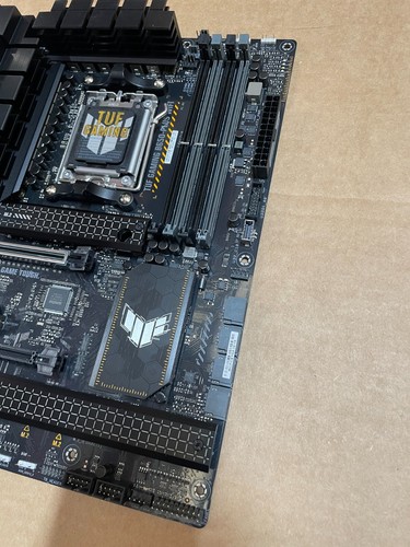 ASUS TUF GAMING B650-PLUS WIFI, AMD B650, AM5, DDR5, PCIe 4.0, 3x M.2, 2.5GbE - Picture 6 of 9