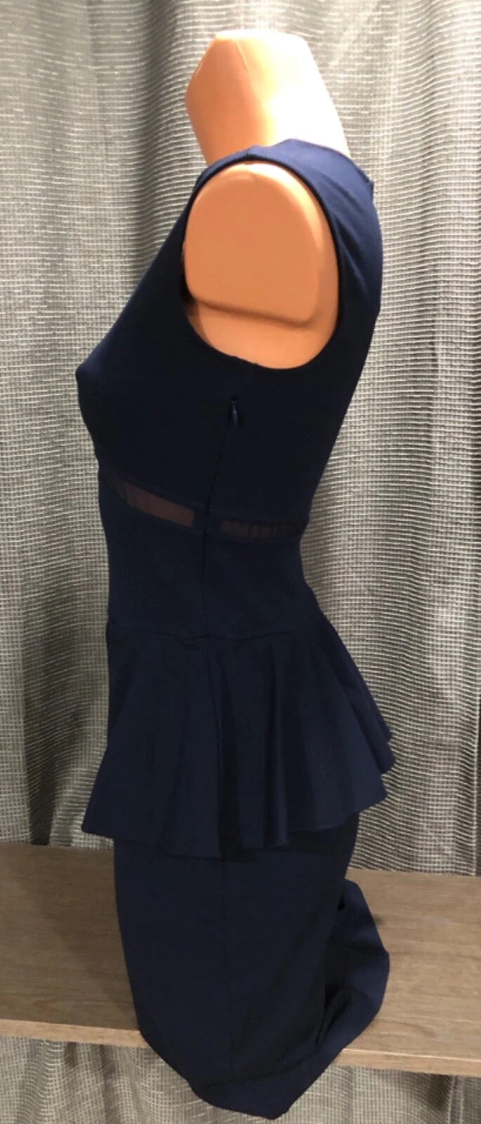 UNDERCOVER Abito nuovo $98 Victoria’s Secret Moda Intl’ blu navy ponte maglia e rete peplo 4