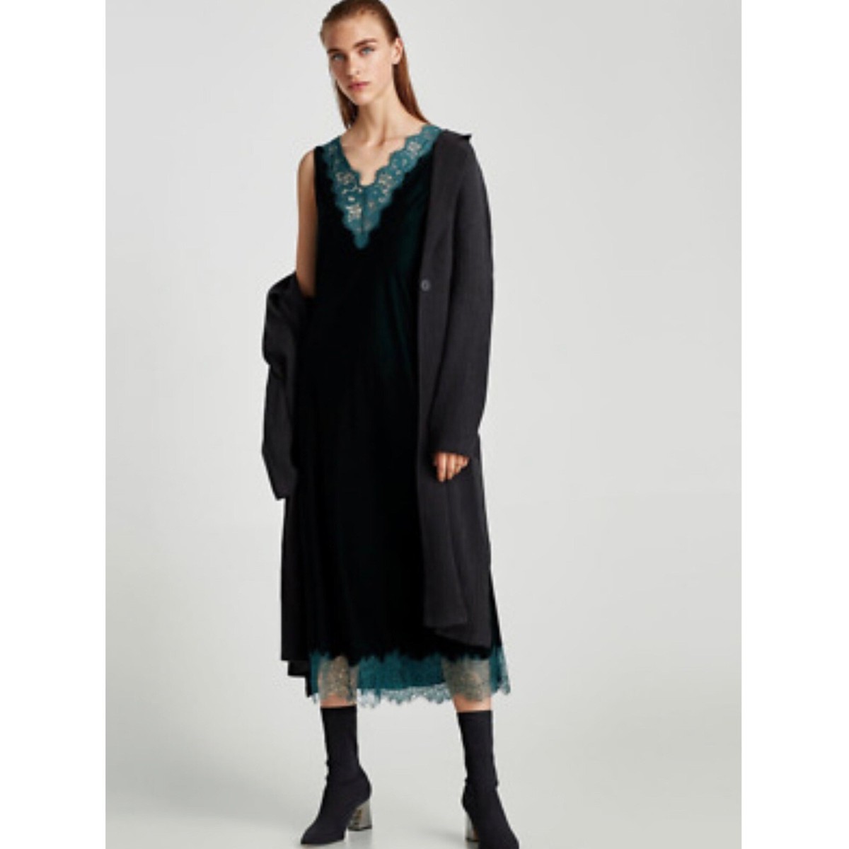 Zara Blogger Favorite Green Velvet Lace Detail Midi Dress Size S Zara Blogger Favorite Green Velvet Lace Detail Midi Dress Size S